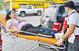 La imprudencia al volante dejó como saldo una mujer lesionada y cuantiosos daños materiales