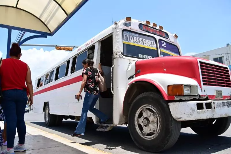 Detalló que en los parabuses se colocarán anuncios con los horarios aproximados de paso de las unidades
