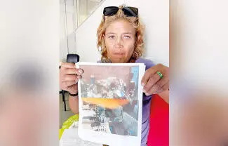 Un hombre aseguró ser el dueño del predio y ordenó derribar el techo y parte de la construcción, dejando a Diana sin hogar junto con sus dos hijos