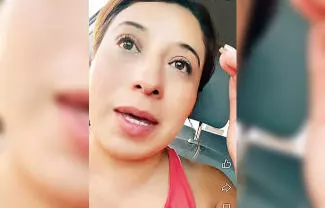 Una madre de familia fue agredida verbal y físicamente en el estacionamiento de la Unidad Deportiva Nora Leticia Rocha.
