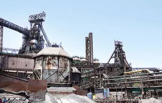 Los obreros se oponen firmemente al retiro de cualquier herramienta o vehículo, pues sostienen que la salida de activos devalúa el complejo industrial