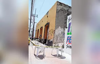 Se improvisó la delimitación de banquetas para evitar riesgos a transeúntes