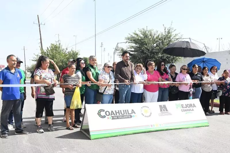 Con una inversión superior a los 3.6 millones de pesos, se llevó a cabo la entrega de la obra de recarpeteo de la Calle Tezozómoc, en la Colonia Ci