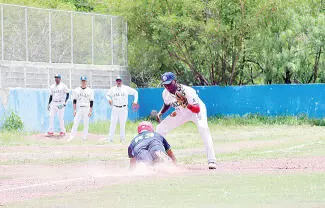 Ángel Rendón se estrenó con limpia sobre su ex equipo al frente de los Halcones del CEUC.