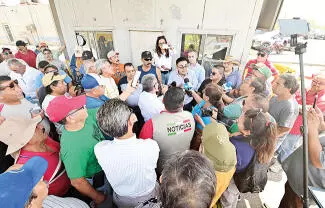 Obreros de AHMSA lograron evitar el retiro de montacargas y piden esperar a que se realice la subasta de la empresa.