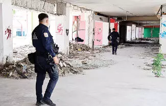 Elementos de la Policía Estatal realizan labores de vigilancia permanente en lugares abandonados.