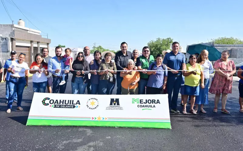 El alcalde Carlos Villarreal llevó a cabo la entrega de la pavimentación de las calles San Francisco de Asís y Santa Lucía, en la colonia Lupita M