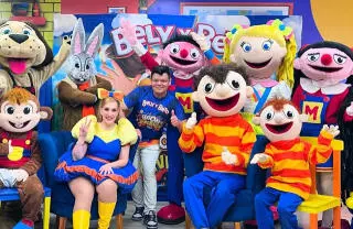 Samuel Garza, colaborador del equipo de Bely y Beto, murió durante una gira en Argentina. La UANL y su familia confirmaron el fallecimiento.