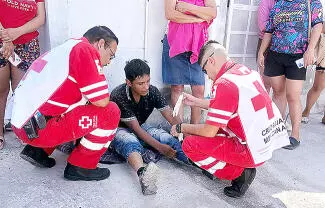 El joven salió disparado varios metros, quedando con diversas molestias físicas