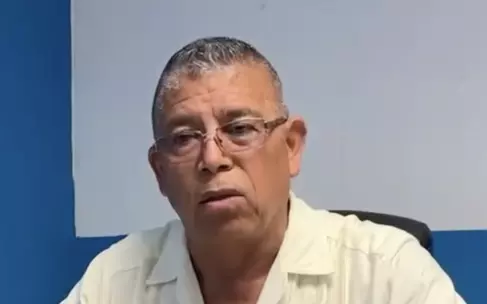 El propietario de la agencia de asesoría Visas Lara acusó a una mujer de nombre Alejandra, quien fue su trabajadora, de estar estafando a ciudadanos, cobrando por un servicio que no realiza.