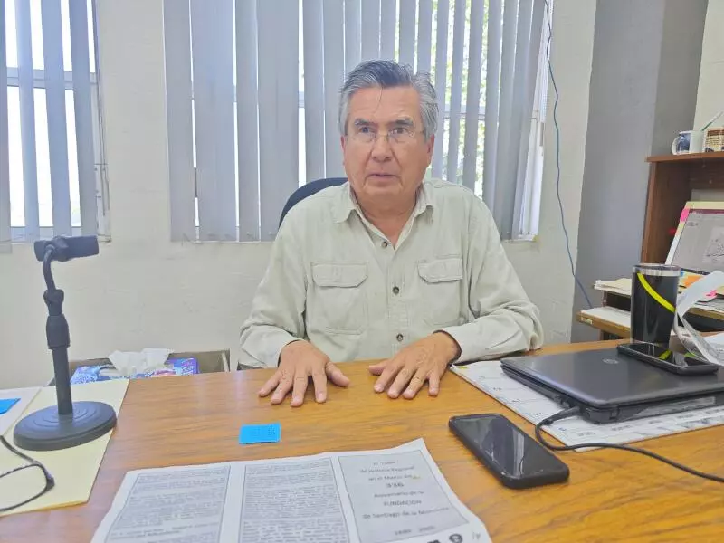 Las sesiones se realizan un sábado sí y otro no, a las 10:30 de la mañana, generalmente en la Biblioteca Pape, aunque en ocasiones se trasladan a otros recintos históricos de la ciudad.