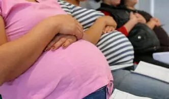 De acuerdo con el especialista, el municipio presenta una tasa de fecundidad en mujeres adolescentes de 15 a 19 años muy similar a la estatal, de acuerdo con los registros médicos disponibles para este grupo de edad.