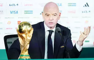El plan del presidente de la FIFA, Gianni Infantino, de vender una participación de los ingresos de la Copa del Mundo a inversores de capital privado recibió un duro golpe el jueves por parte de sus antiguos colegas de la UEFA.