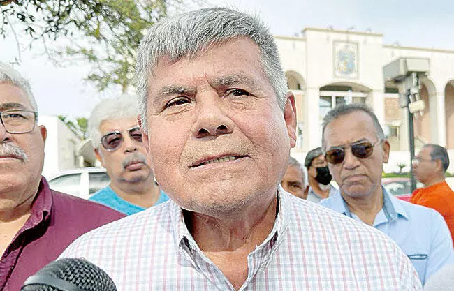 La guardia instalada en los accesos de la siderúrgica se mantendrá en alerta permanente
