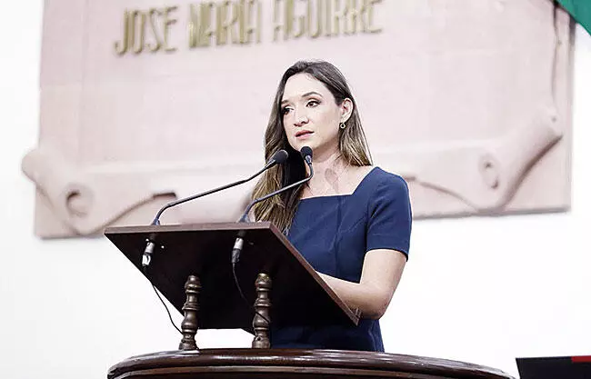 Pide Edna Dávalos inclusión en  instituciones y bancos 