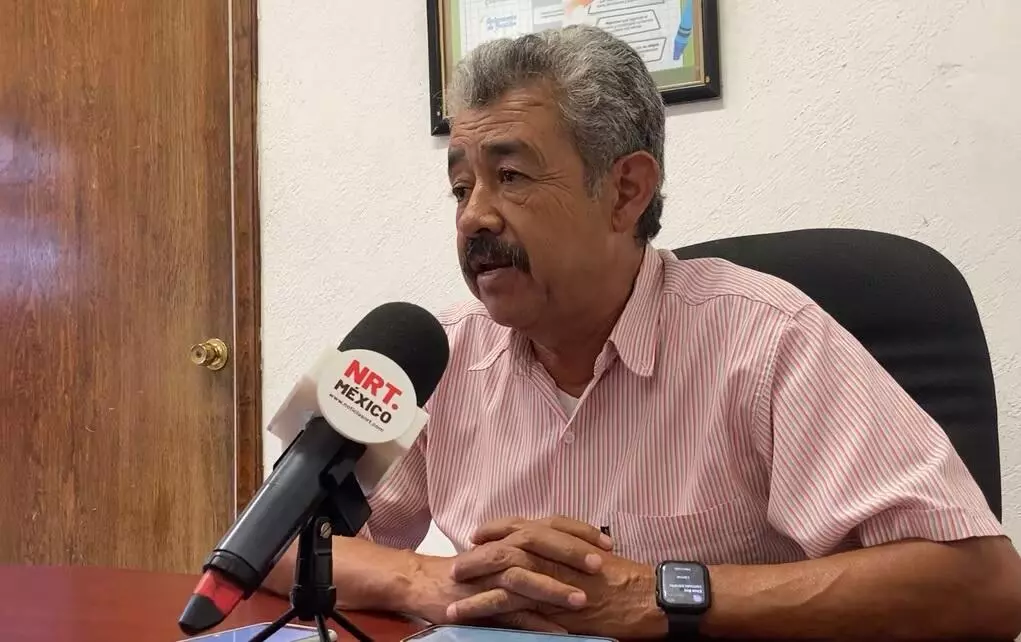 Atienden fallas eléctricas en escuela ante regreso a clases