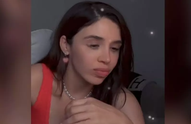 La esposa del exlíder del Cártel de Sinaloa realiza diariamente transmisiones en vivo, mientras sus seguidores le dan regalos virtuales que van desd