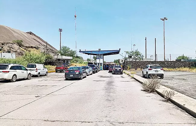 Pese a la notificación oficial emitida por la autoridad federal, los obreros mantuvieron su postura de resistencia