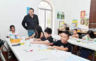 Más de 170 niñas y niños participan en talleres de lectura, arte, música y creatividad en las bibliotecas y Casa de las Artes de Monclova