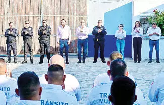 Durante el pase de lista de la Policía Municipal, el Alcalde reiteró que el Modelo Coahuila permite mantener una corporación profesional