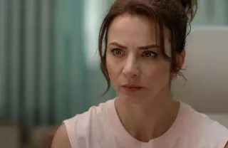 La producción creada por Roberto Stopello mezcla el drama familiar y el thriller médico a lo largo de 10 episodios ya disponibles en la plataforma.