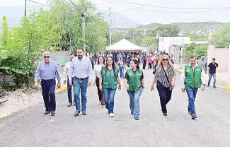 En 19 meses de administración se han realizado más de 4 kilómetros de pavimentación y recarpeteo en el sector oriente de la ciudad.