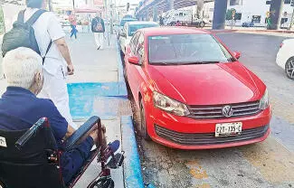 El Reglamento de Tránsito de Monclova sanciona obstruir rampas y cajones para discapacitados