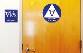 Aún existen empresas en las que no les permiten trabajar o en el caso de las mujeres transexuales, no les permiten entrar al baño de mujeres