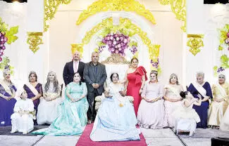 El Gobierno Municipal de Cuatro Ciénegas llevó a cabo la coronación de María de Jesús I como Reina del Adulto Mayor.