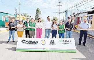 El alcalde Carlos Fernando Villarreal Pérez entregó la obra de recarpeteo de la Calle 20 en la colonia Ampliación Hipódromo.