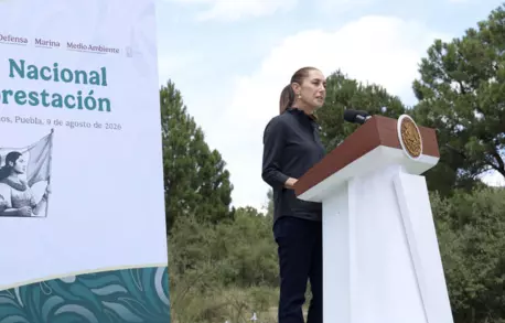 La Presidenta Sheinbaum pidió que ya no se nombre 'Paso de Cortés' a un paraje en faldas de volcanes Iztaccíhuatl y Popocatépetl.