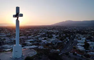 Monclova celebra  más que su historia:  celebra el carácter  incansable de su gente.