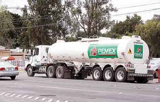 Más de 47 mil litros de combustible aseguró la Fiscalía General de la República en la gasolinera Oriente, ubicada en la colonia Hipódromo.