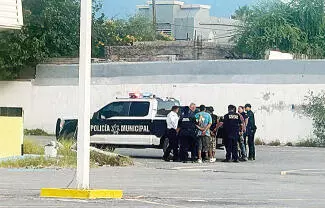 Cuatro hombres fueron detenidos por elementos de Seguridad Pública Municipal, luego de ser sorprendidos.