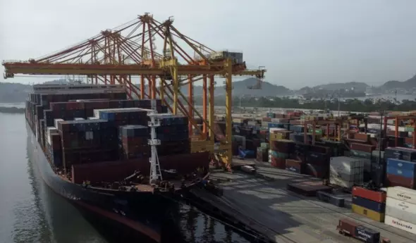 Son cuarenta los países señalados por Washington de recibir productos del gigante asiático para ser reenviados y exentar el cobro de aranceles