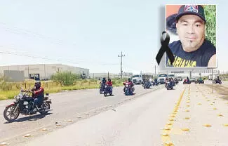 La partida del motociclista deja un profundo vacío entre sus compañeros de ruta