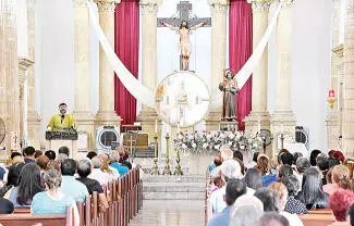 Llama fray Jaime Vicuña a confiar plenamente en Dios, pese a las dificultades