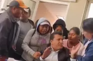 El alcalde Norberto Martínez Cruz fue retirado de sus oficinas y trasladado por los inconformes hacia la comunidad de La Flor