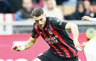 El AC Milán rechazó la oferta de préstamo con opción de compra del Porto por el delantero mexicano Santiago Giménez.