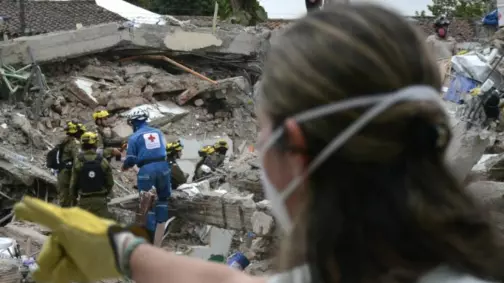 Las autoridades informaron que al momento han contabilizado 30 mil 664 viviendas destruidas, mientras que otras 136 mil 946 tienen daños