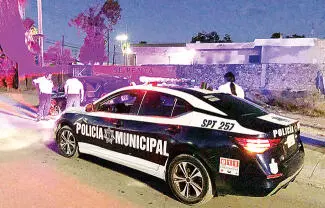 El cansancio terminó por vencer a un trabajador de una plataforma de transporte, quien fue localizado profundamente dormido.