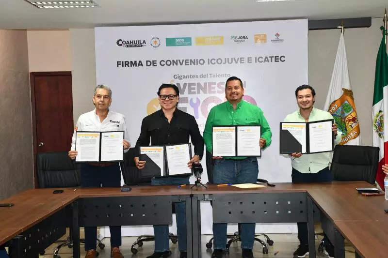 Durante su intervención, el alcalde Javier Flores Rodríguez señaló que el convenio representa mucho más que la firma de un documento, pues permitirá fortalecer alianzas y generar oportunidades para que los jóvenes puedan crecer
