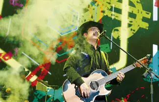  Los Tucanes de Tijuana llevarán La Chona, uno de sus temas más emblemáticos, a un nuevo nivel, ahora con una colaboración junto a Pitbull.