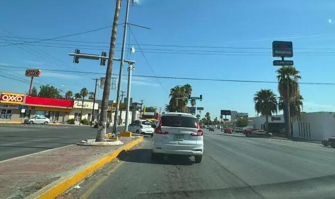 El Director de Transporte y Vialidad comentó que se destinaron agentes de Tránsito en la zona de alta circulación para dar vialidad de 9:00 a 10:00 de la mañana.