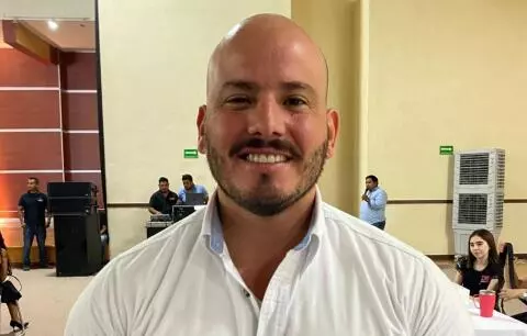 Detalló que Coahuila estará representado en Tlaxcala en las disciplinas de cachibol y natación, además de contar con una participante en oratoria, quienes buscarán poner en alto el nombre del estado.
