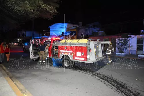 El fuego consumió principalmente basura y objetos acumulados.