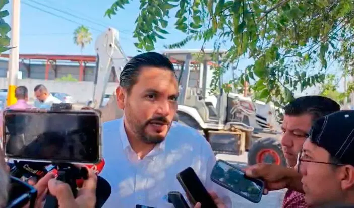El alcalde se comprometió a seguir fortaleciendo el respaldo a las familias de los elementos de seguridad y señaló que, desde temprana hora, mantuvo comunicación con el gobernador del estado para dar seguimiento a la situación.