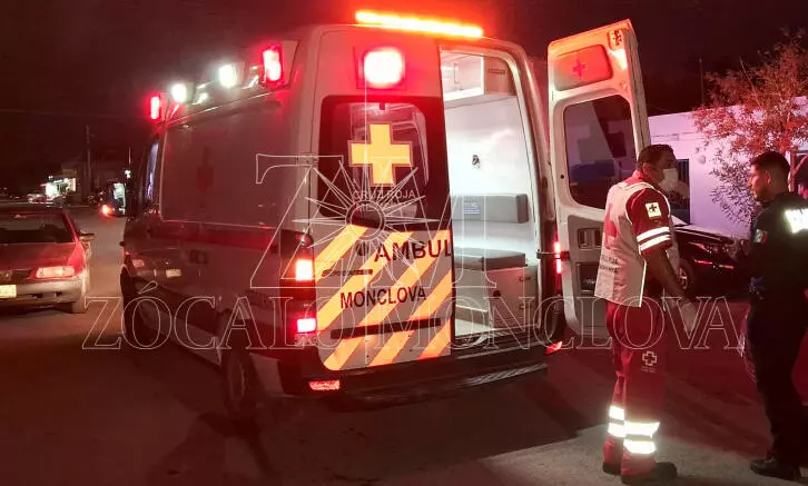 Paramédicos de la Cruz Roja Mexicana se movilizaron de emergencia la noche del miércoles hacia un domicilio ubicado en el cruce de las calles Chihuahua y 1 de Mayo, en la colonia Independencia.