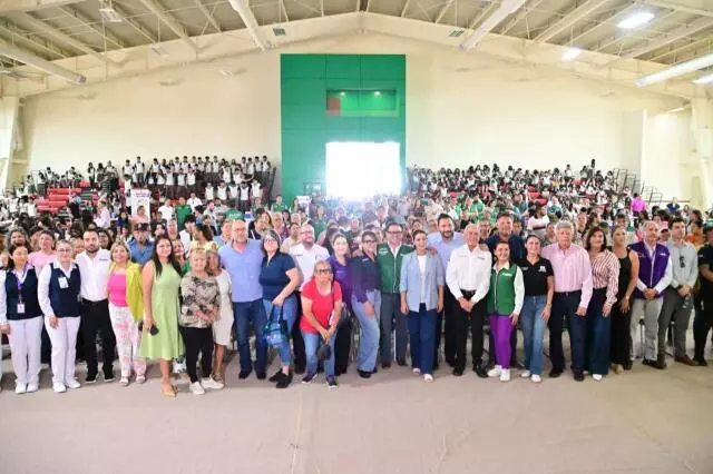 Autoridades estatales y municipales dieron banderazo de salida a una nueva Brigada de Salud y Seguridad en esta ciudad, con el objetivo de acercar a la población servicios de prevención en materia sanitaria y de seguridad pública.