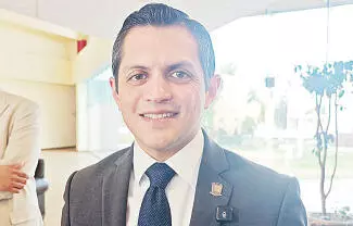 Isidro Tadeo Vargas Pérez, confirmó su intención de contender por la Coordinación de la Unidad Norte de la Universidad Autónoma de Coahuila.